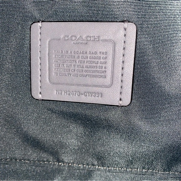 Coach 🩶🖤🩶 signature purse New - Picture 12 of 16